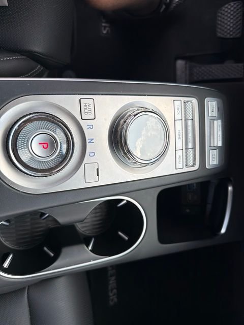 Used 2023 Black Genesis 2.5T image 19