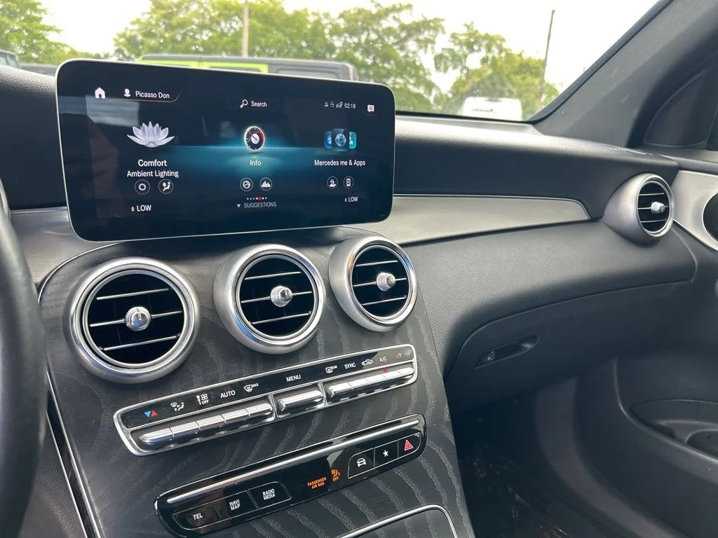 Used 2022 Black Mercedes-Benz GLC 300 image 11