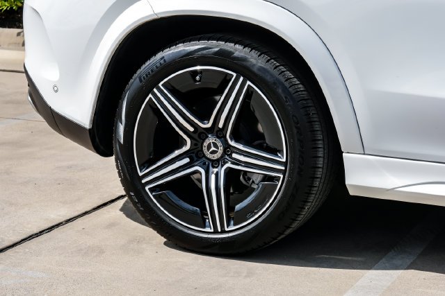 Used 2024 White Mercedes-Benz GLE 580 image 72