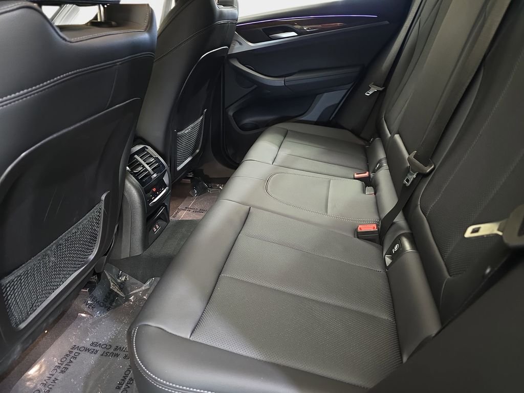 Used 2022 Black BMW xDrive30i image 17