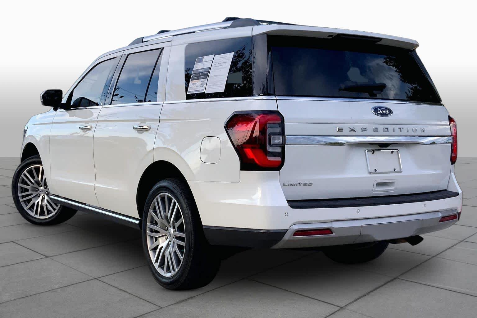Used 2022 Star White Metallic Tri-Coat Ford Limited image 12