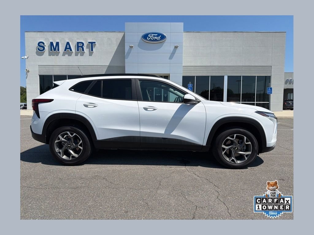 2025 Chevrolet Trax LT's photo