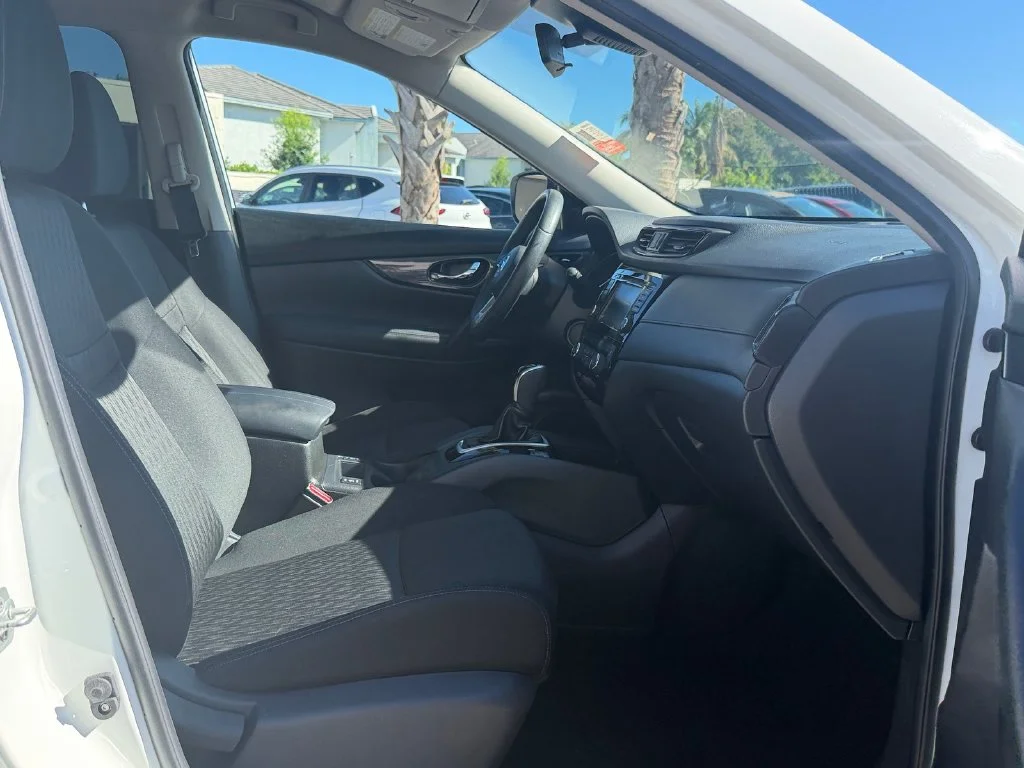 Used 2019 White Nissan SV image 19