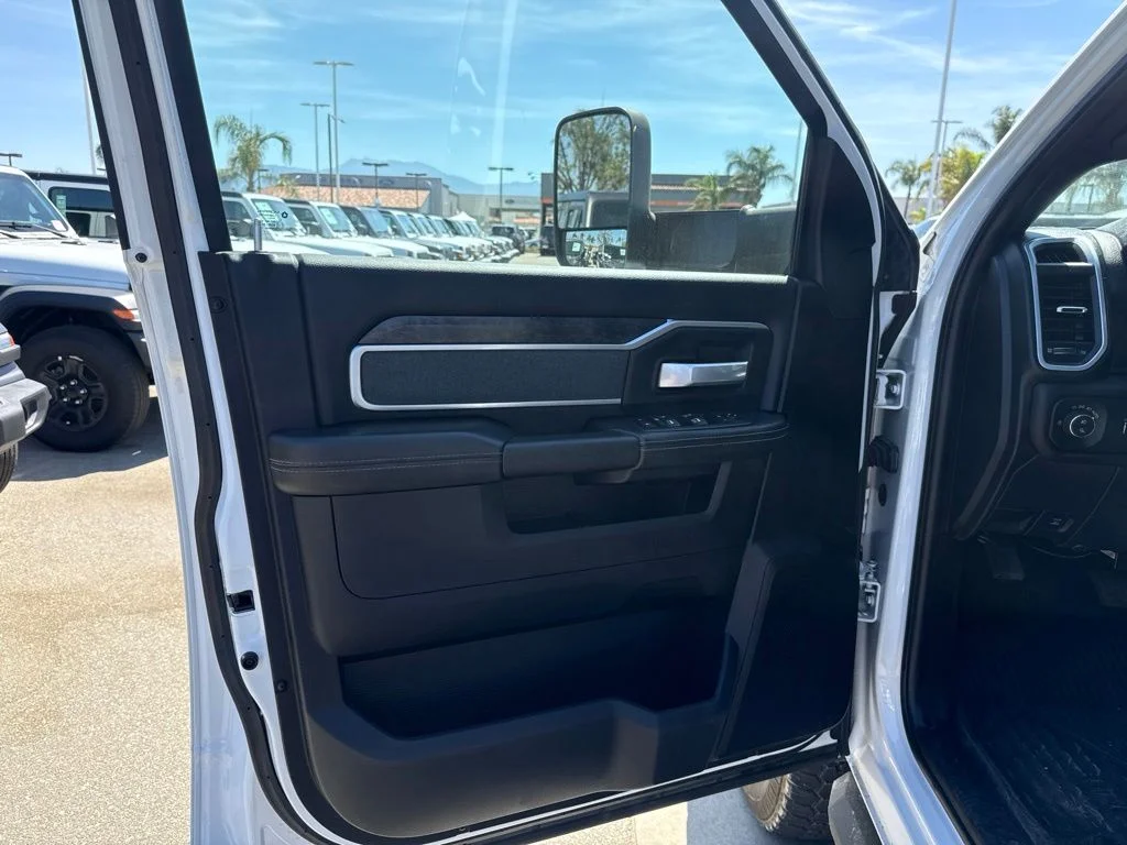 Used 2021 White Ram Big Horn image 9