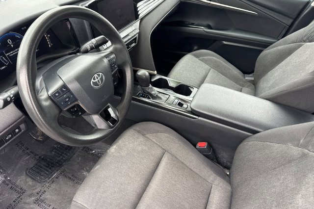 Used 2025 White Toyota LE image 11