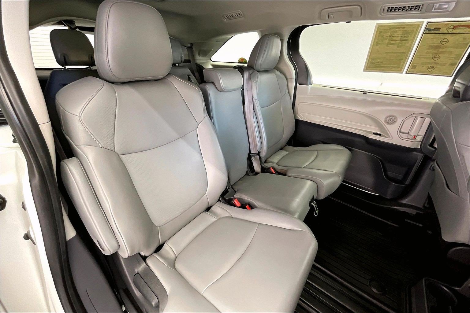 Used 2022 Wind Chill Pearl Toyota XLE image 19