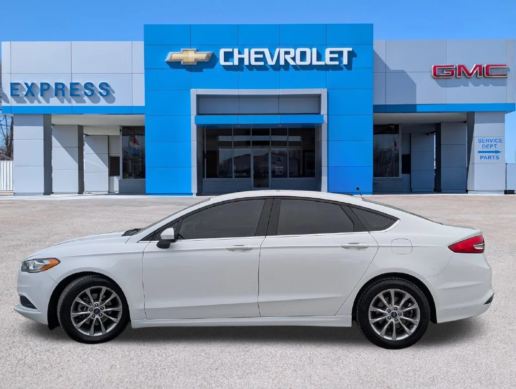 Used 2017 White Ford SE image 6