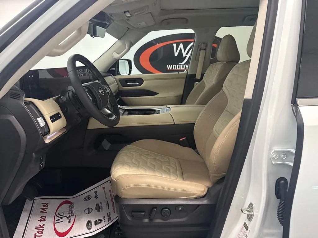 New 2026 Everest White TriCoat Nissan Platinum Reserve image 8