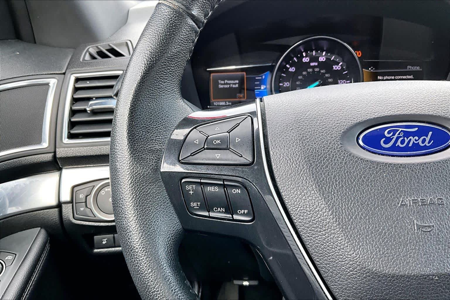Used 2018 Ingot Silver Metallic Ford Limited image 24