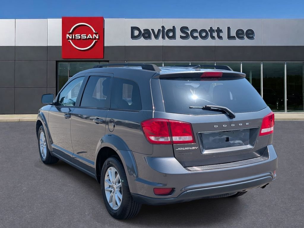 Used 2019 Gray Dodge SE image 8