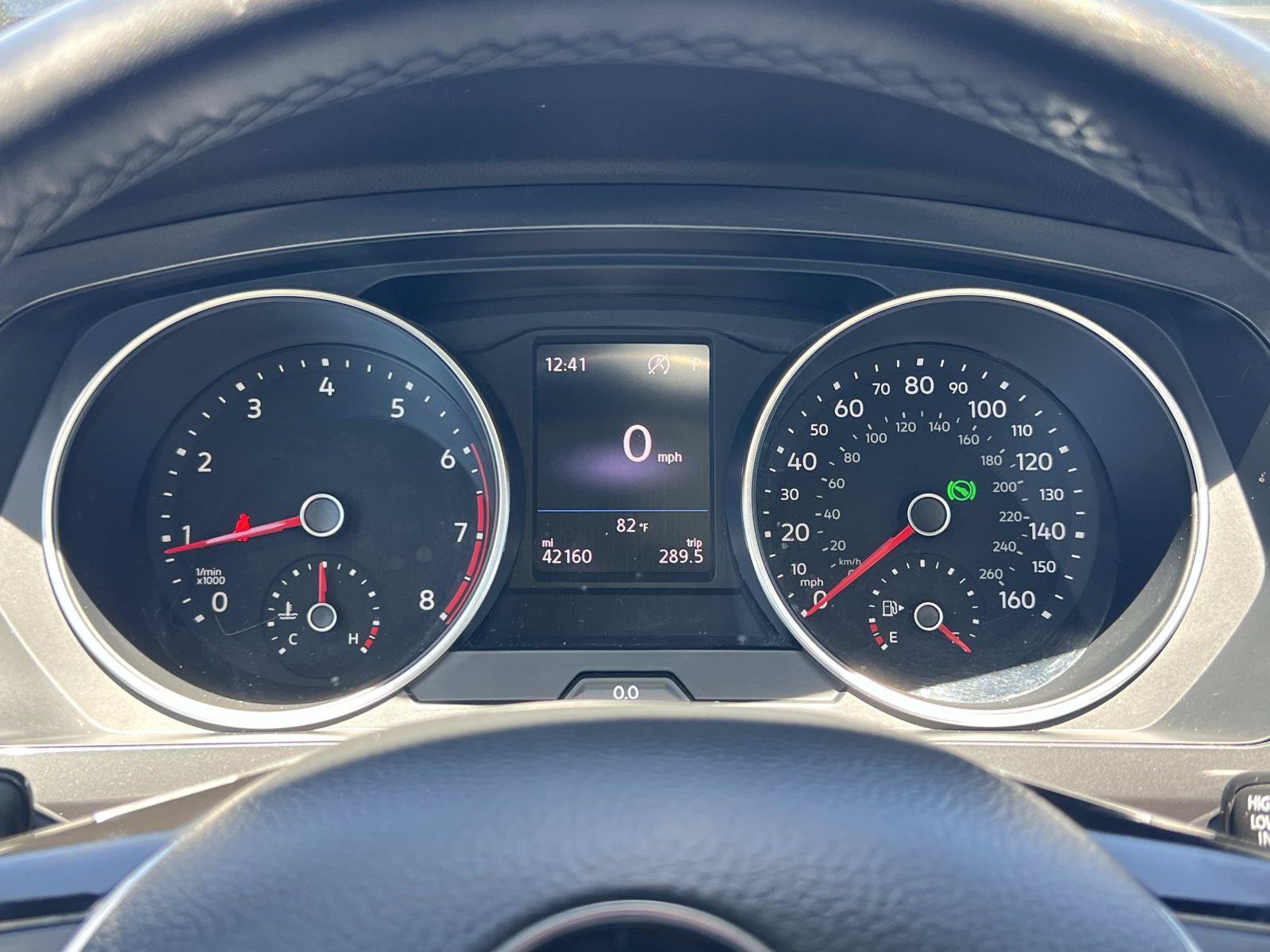 Used 2019 Platinum Gray Metallic Volkswagen SE image 11