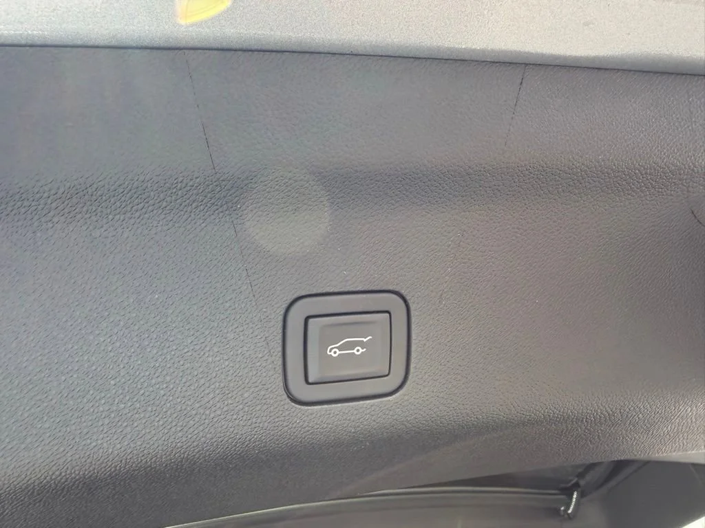 2024 Chevrolet Tahoe Premier - Photo 14