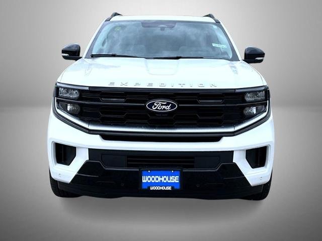 New 2027 Star White Metallic Tri-Coat Ford Platinum image 33