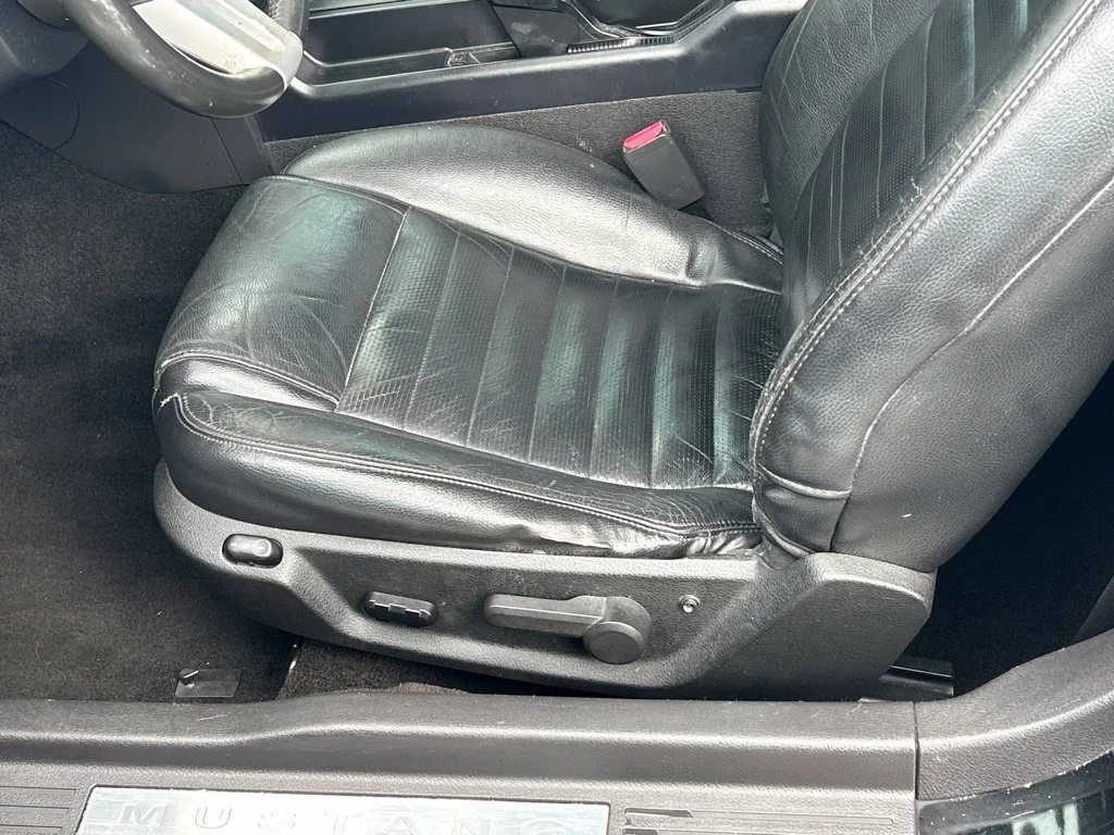 Used 2006 Black Clearcoat Ford  image 10