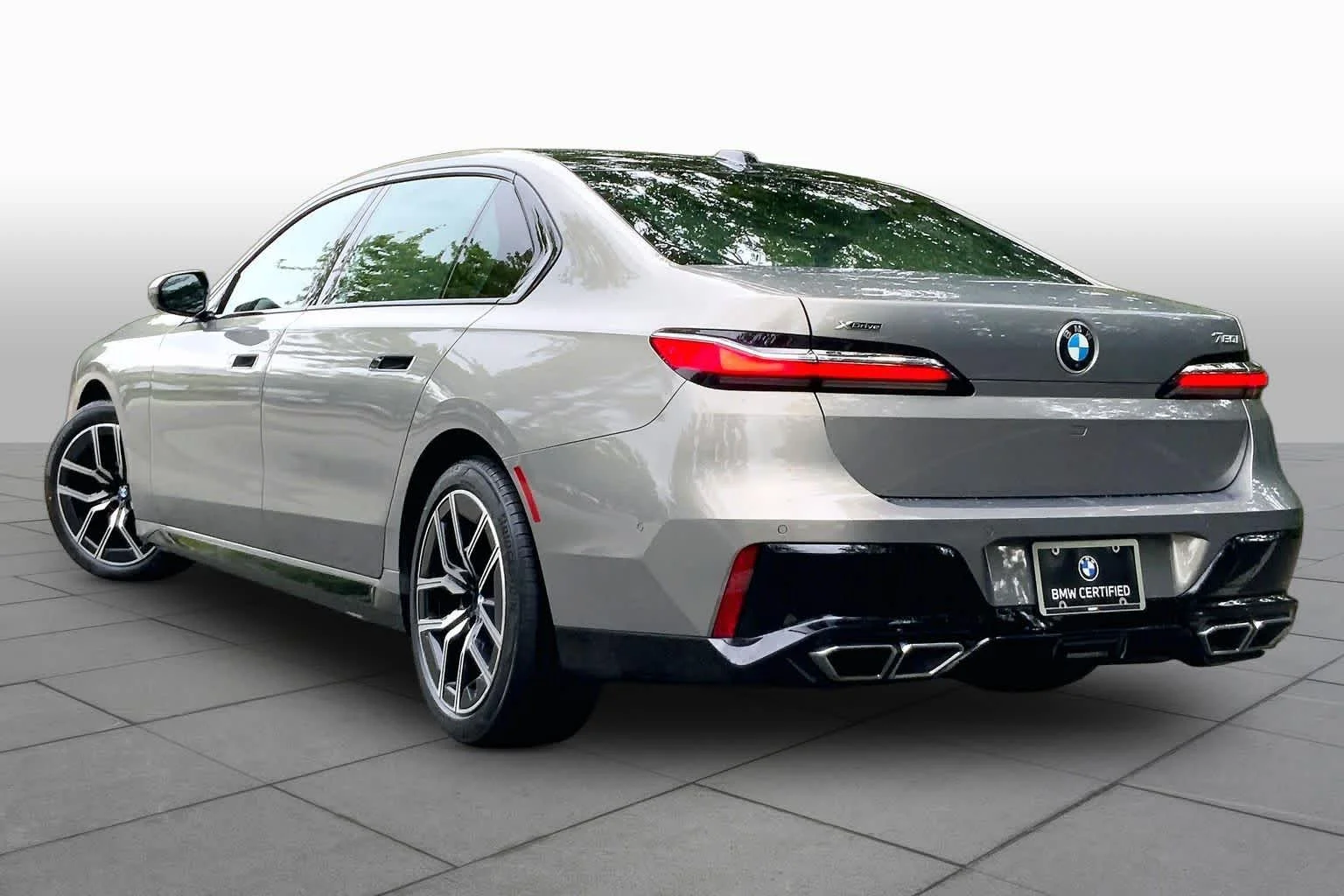 Certified Used 2023 Oxide Grey Met BMW 760i xDrive image 11