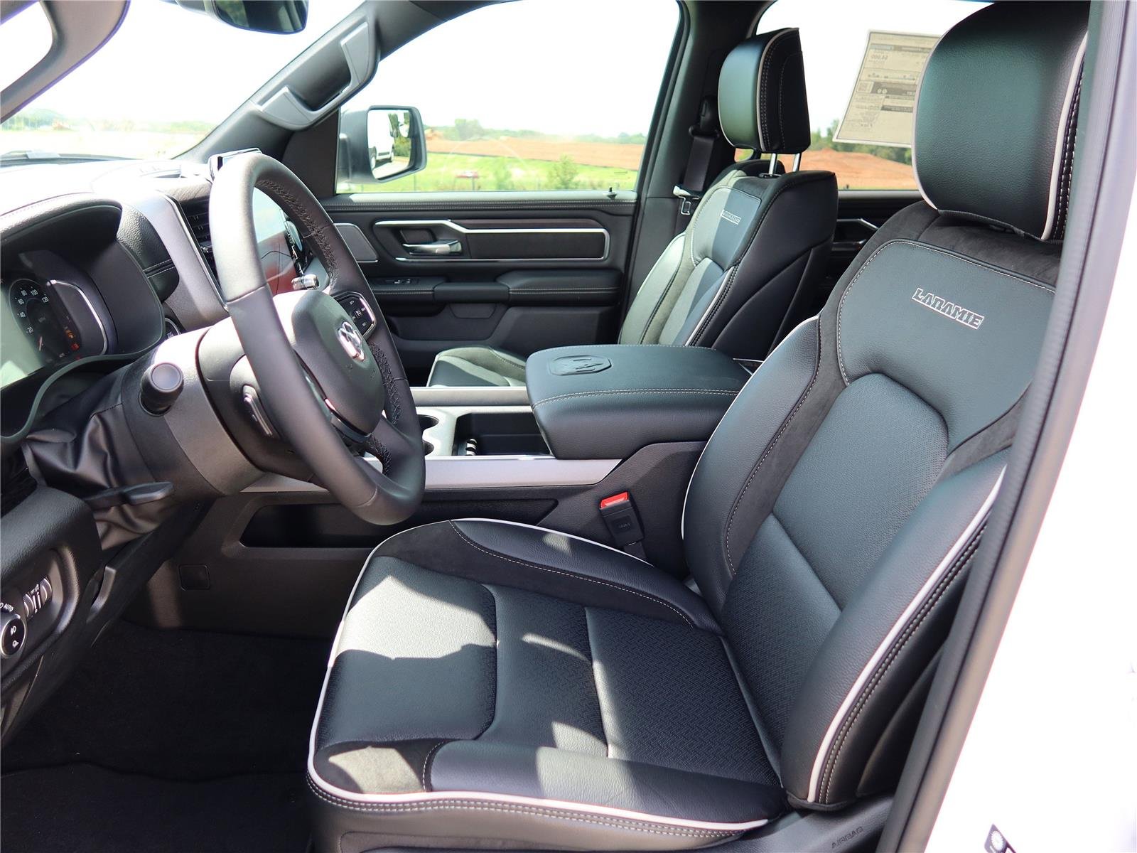 2026 RAM 1500 Laramie - Photo 12