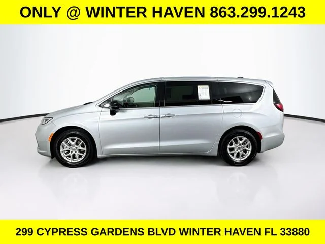Used 2024 Silver Chrysler Touring L image 4