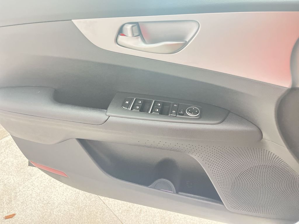 Used 2022 Gray Kia FE image 12