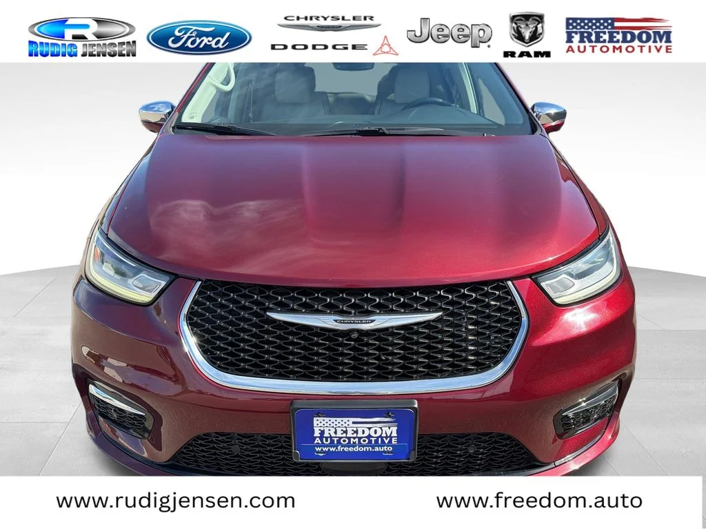 Used 2021 Red Chrysler Limited image 8