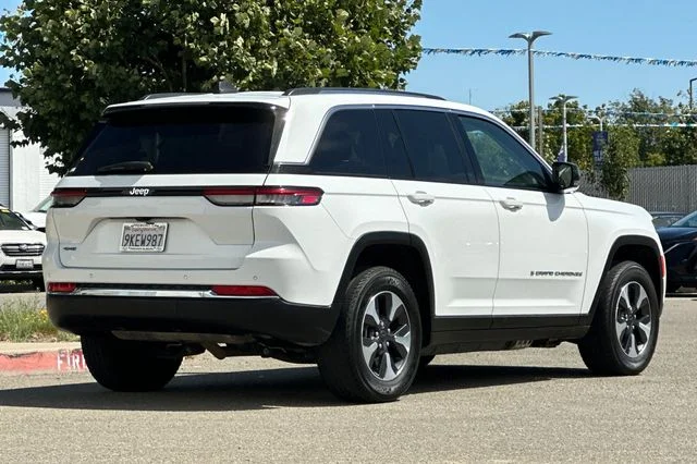 Used 2024 White Jeep 4xe image 4