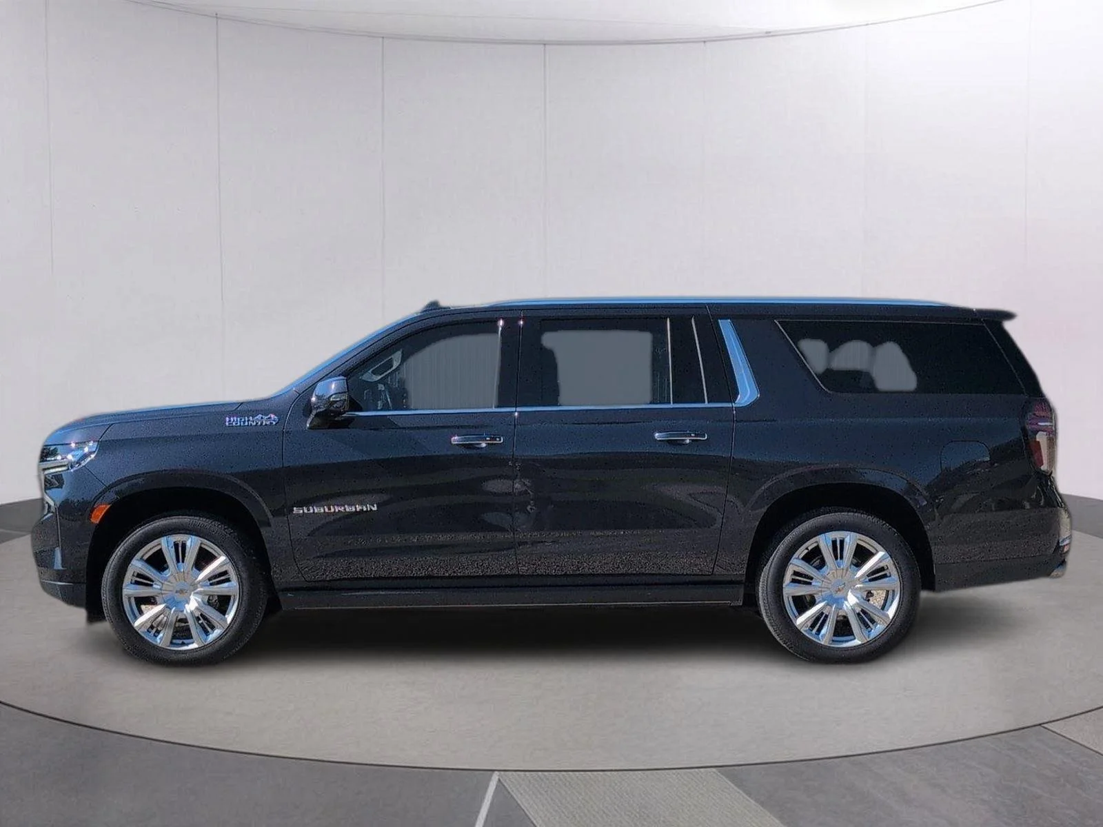 Used 2023 Dark Ash Metallic Chevrolet High Country image 2