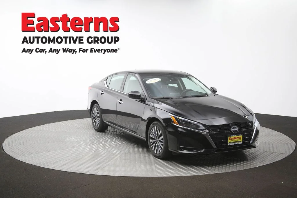 Used 2023 Black Nissan 2.5 SV image 50