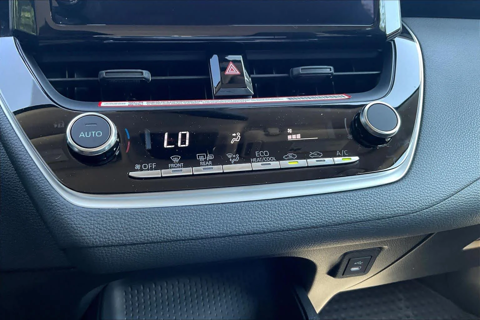Used 2026 Ice Cap Toyota LE image 32