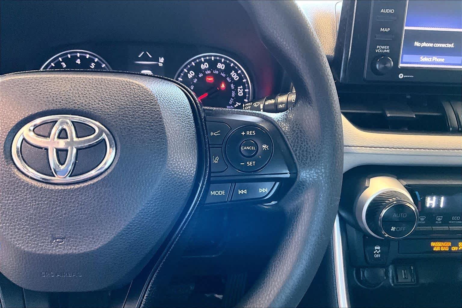 Used 2020 Silver Sky Metallic Toyota XLE image 25