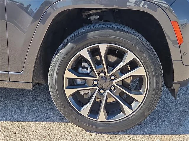 Used 2022 Baltic Gray Metallic Clearcoat Jeep Overland 4x2 image 6