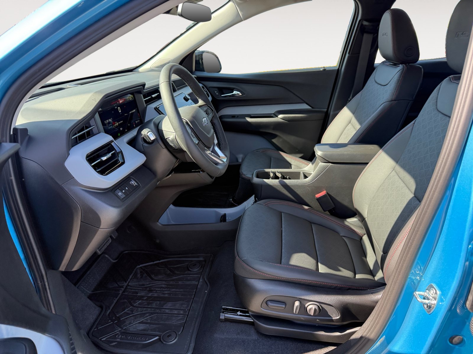 2027 Chevrolet Bolt RS - Photo 10