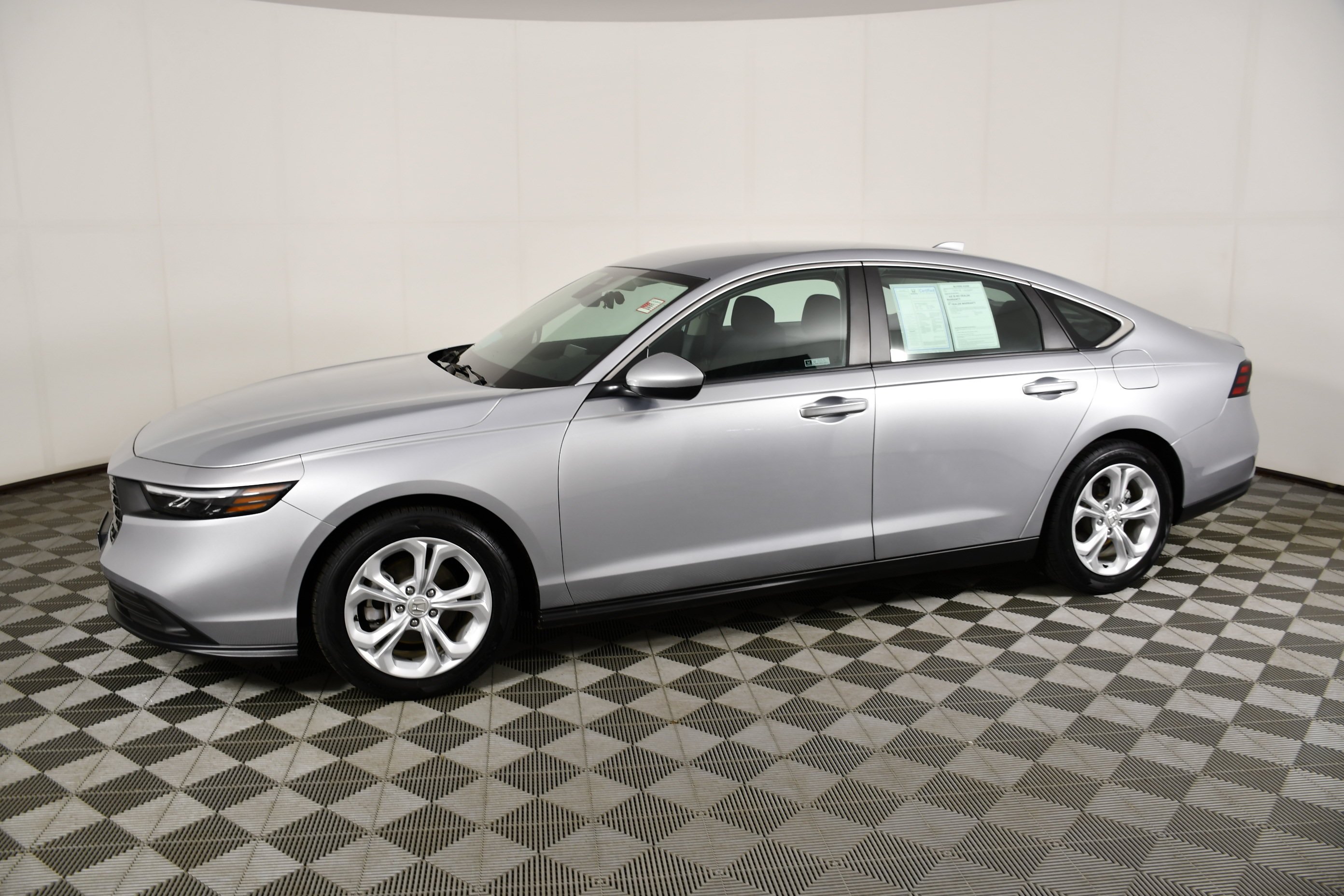 Certified Used 2024 Solar Silver Metallic Honda LX image 9