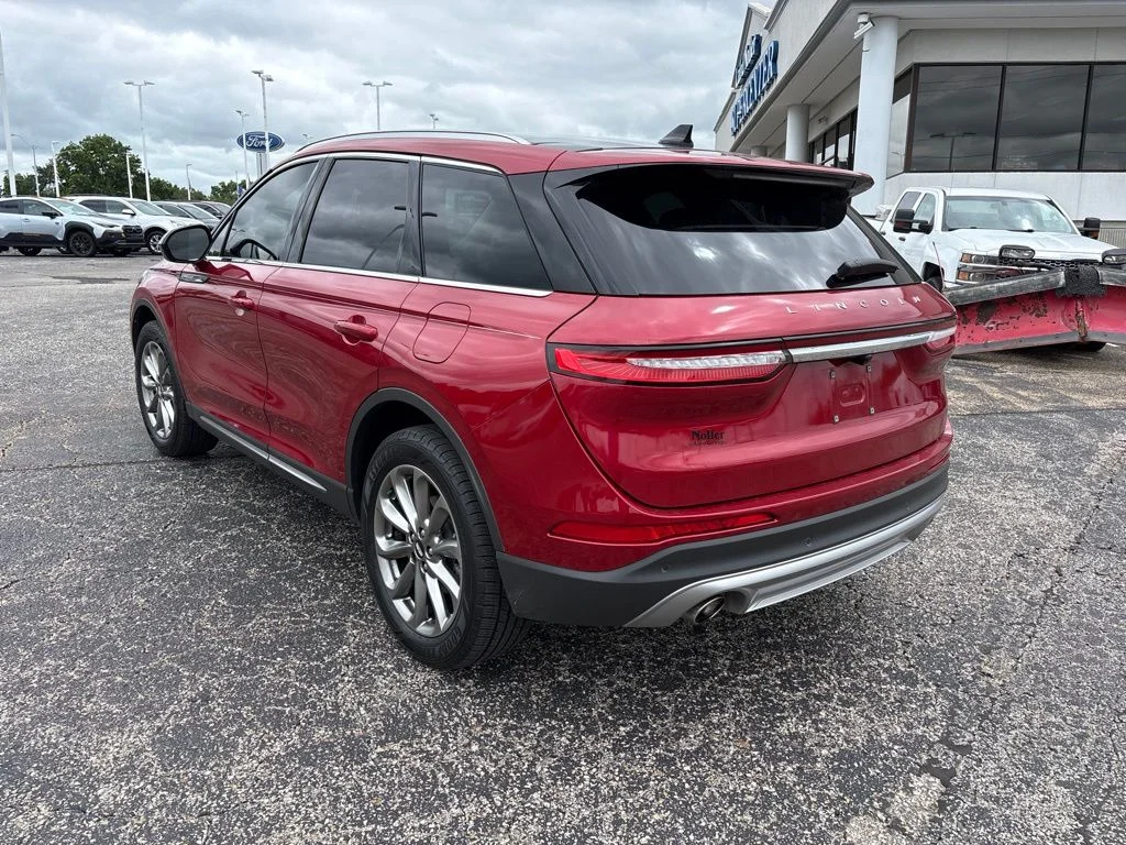 Used 2022 Red Lincoln Standard image 5
