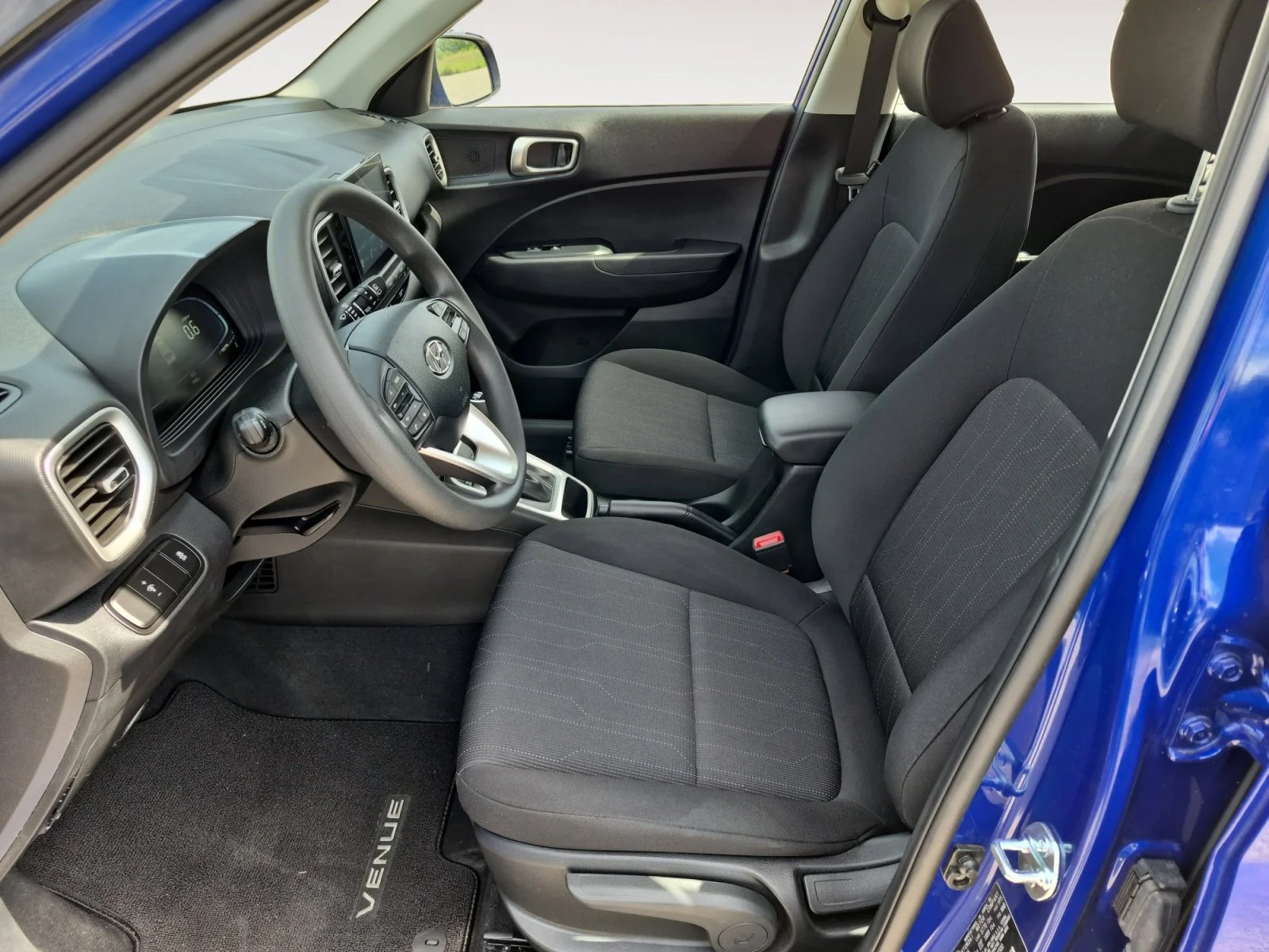Used 2025 Intense Blue Hyundai SE image 21