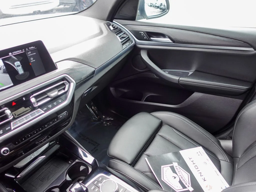 Used 2023 White Metallic BMW sDrive30i image 22