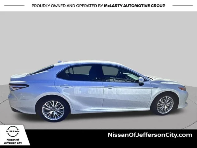 Used 2020 Beige Toyota XLE image 7