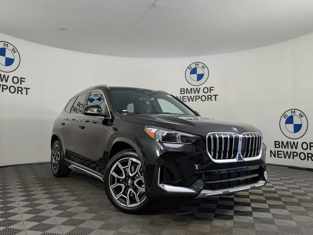 New 2026 Black Sapphire Metallic BMW xDrive28i image 3