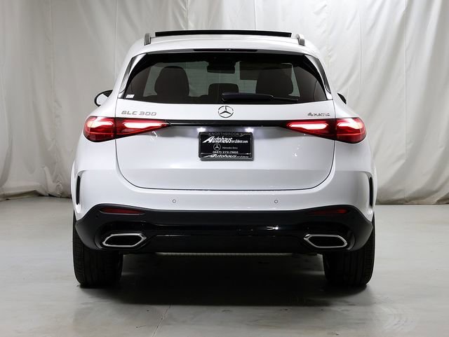 New 2026 MANUFAKTUR Moonlight White Metallic Mercedes-Benz GLC 300 image 34