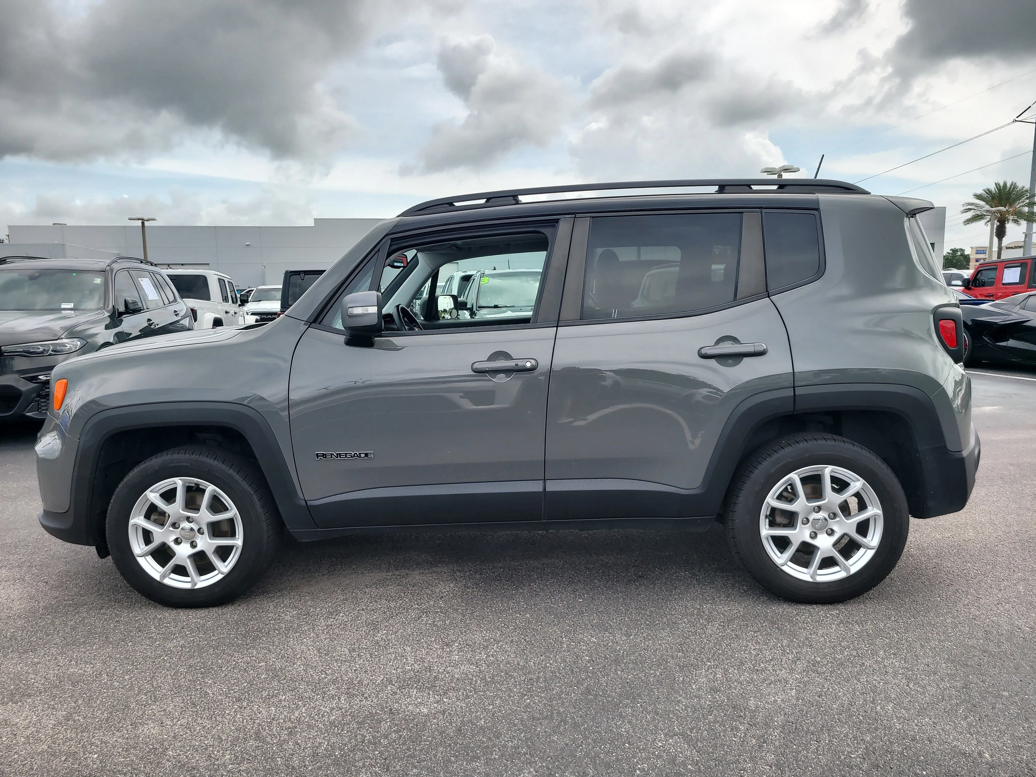 Used 2021 Sting-Gray Clearcoat Jeep Limited image 7
