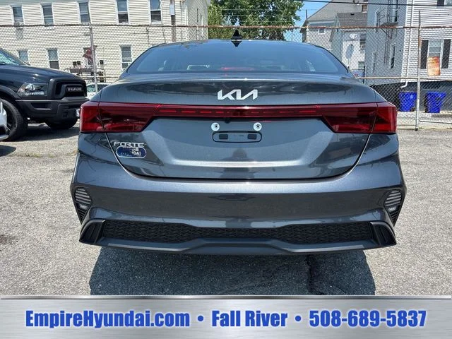 Used 2024 Gray Kia LXS image 4