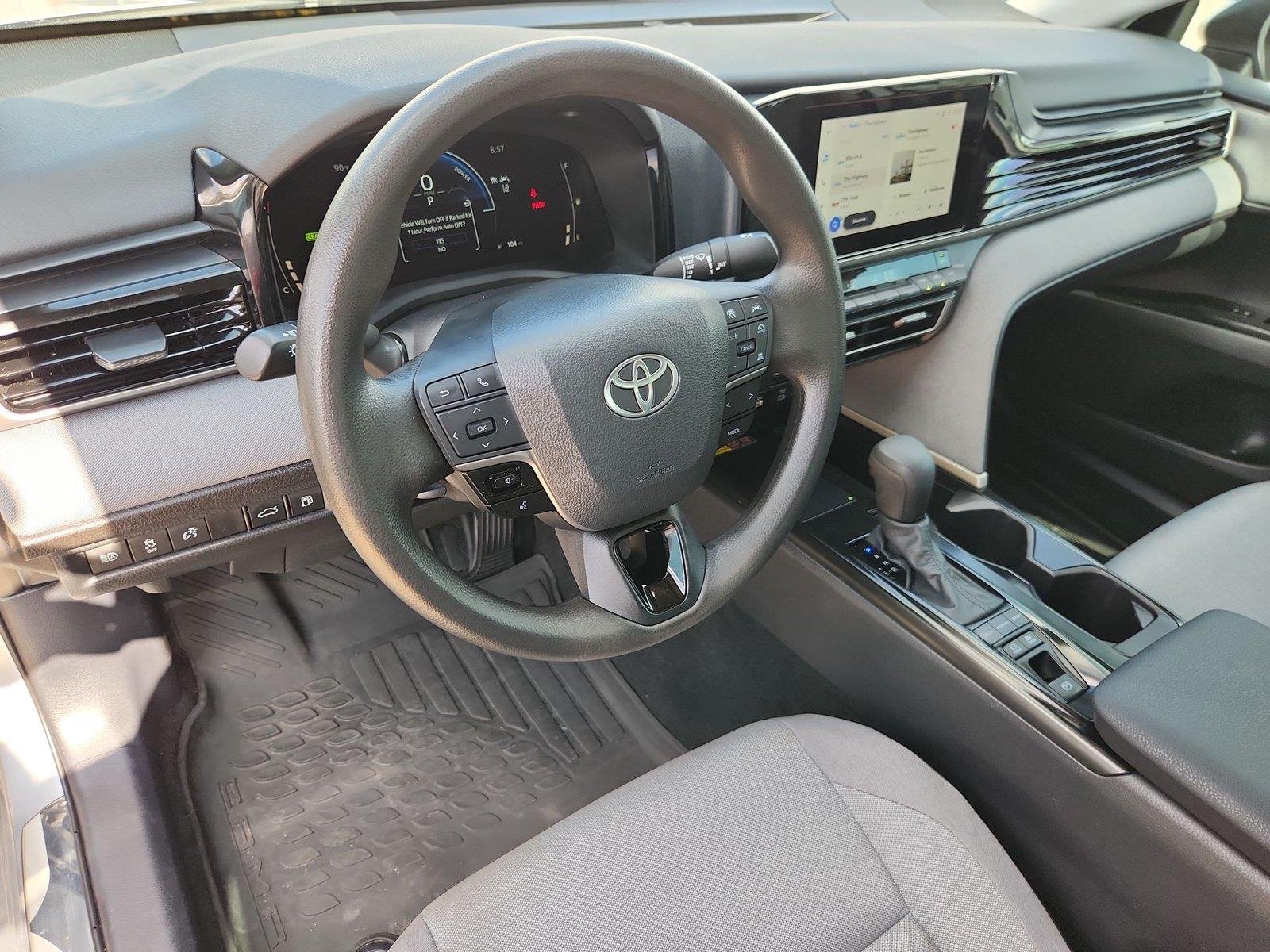 2025 Toyota Camry photo 10 of 34
