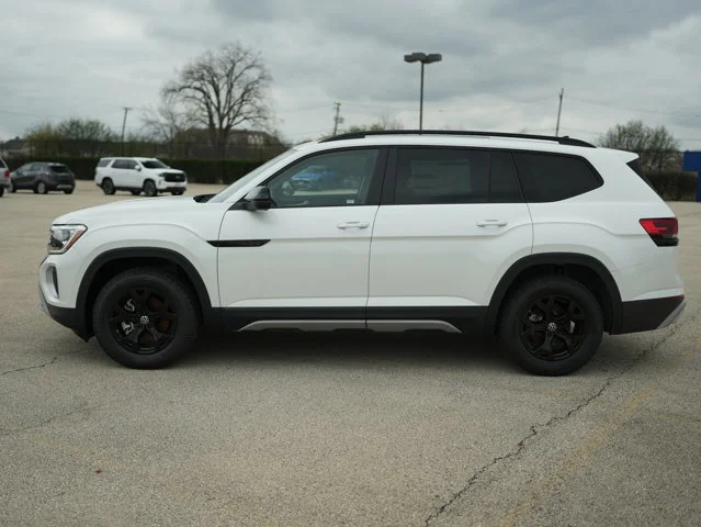 New 2026 Opal White Pearl Volkswagen 2.0T Peak Edition image 10