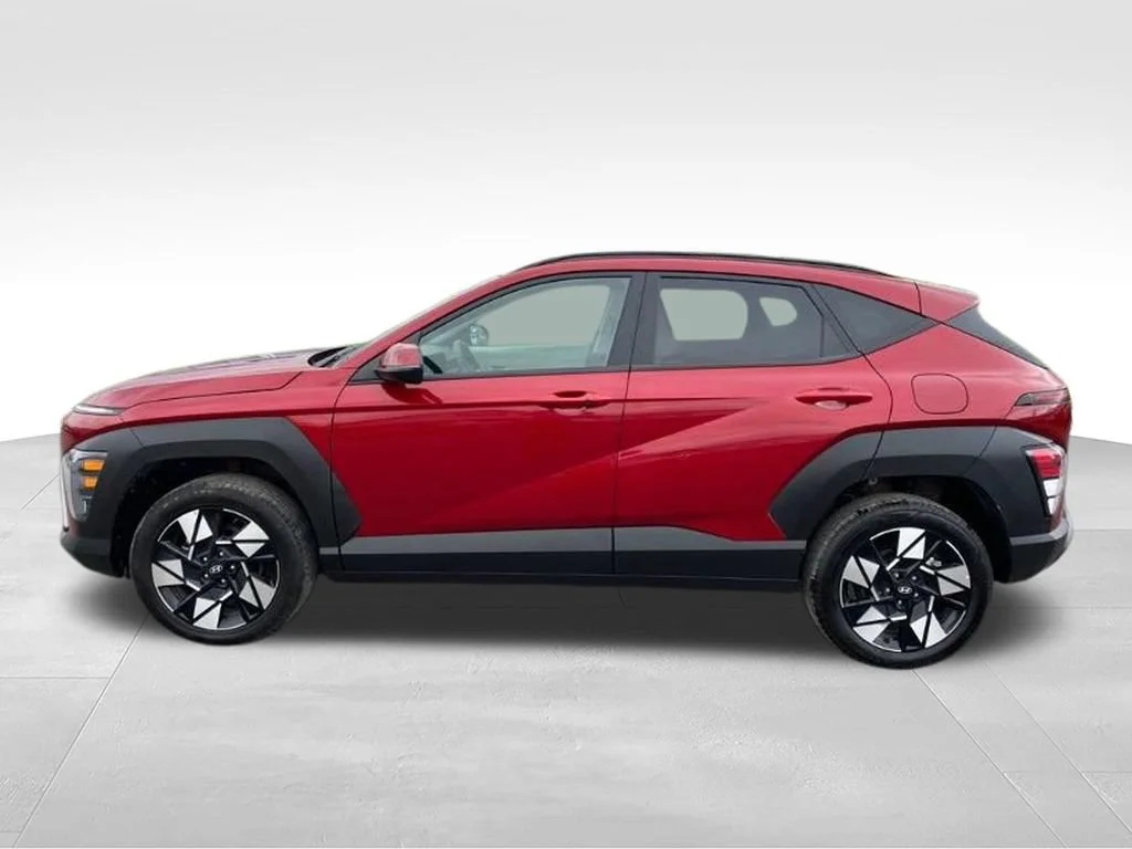 Used 2025 Red Hyundai SEL image 8