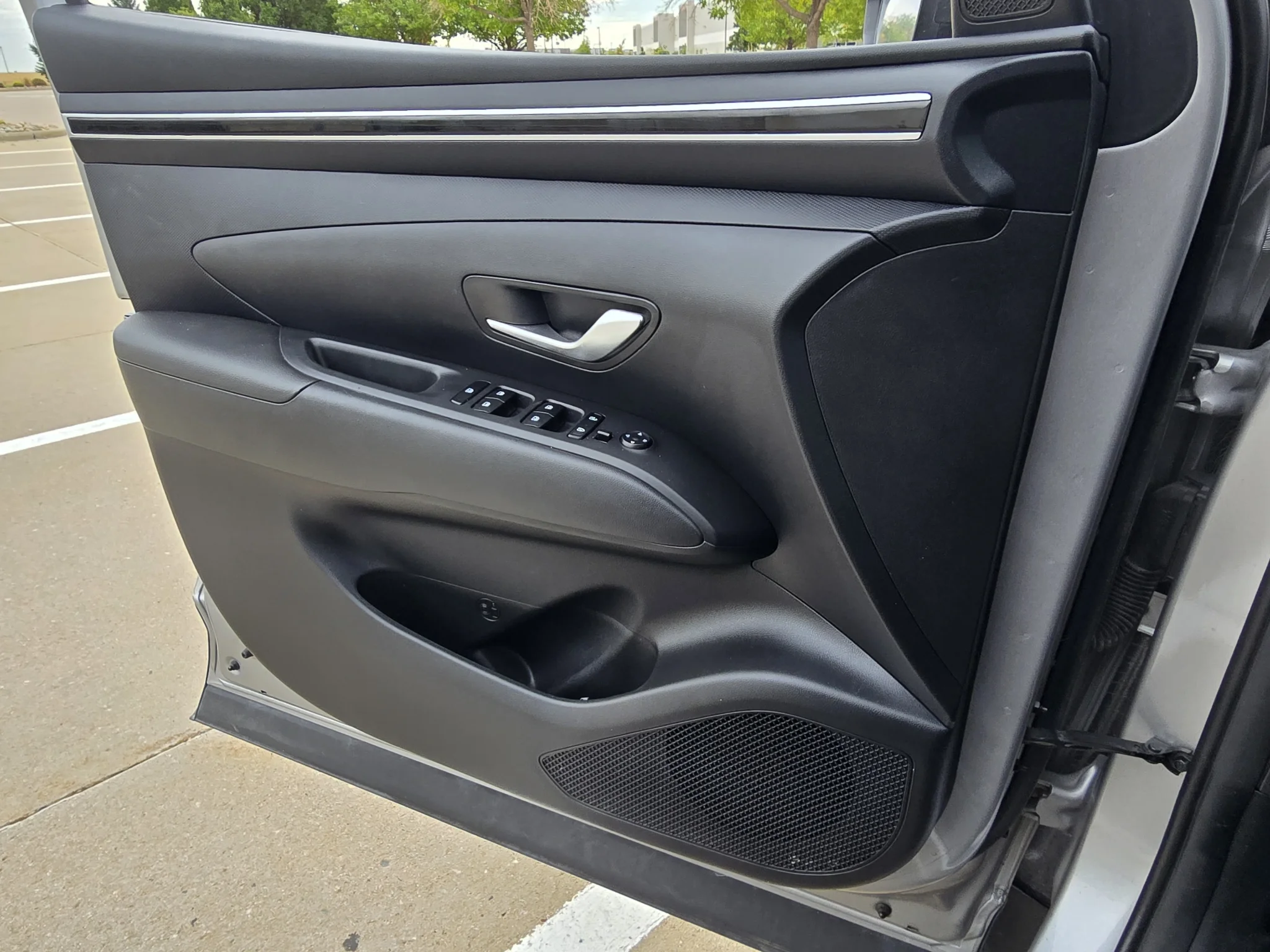 Used 2023 Shimmering Silver Hyundai Blue image 18