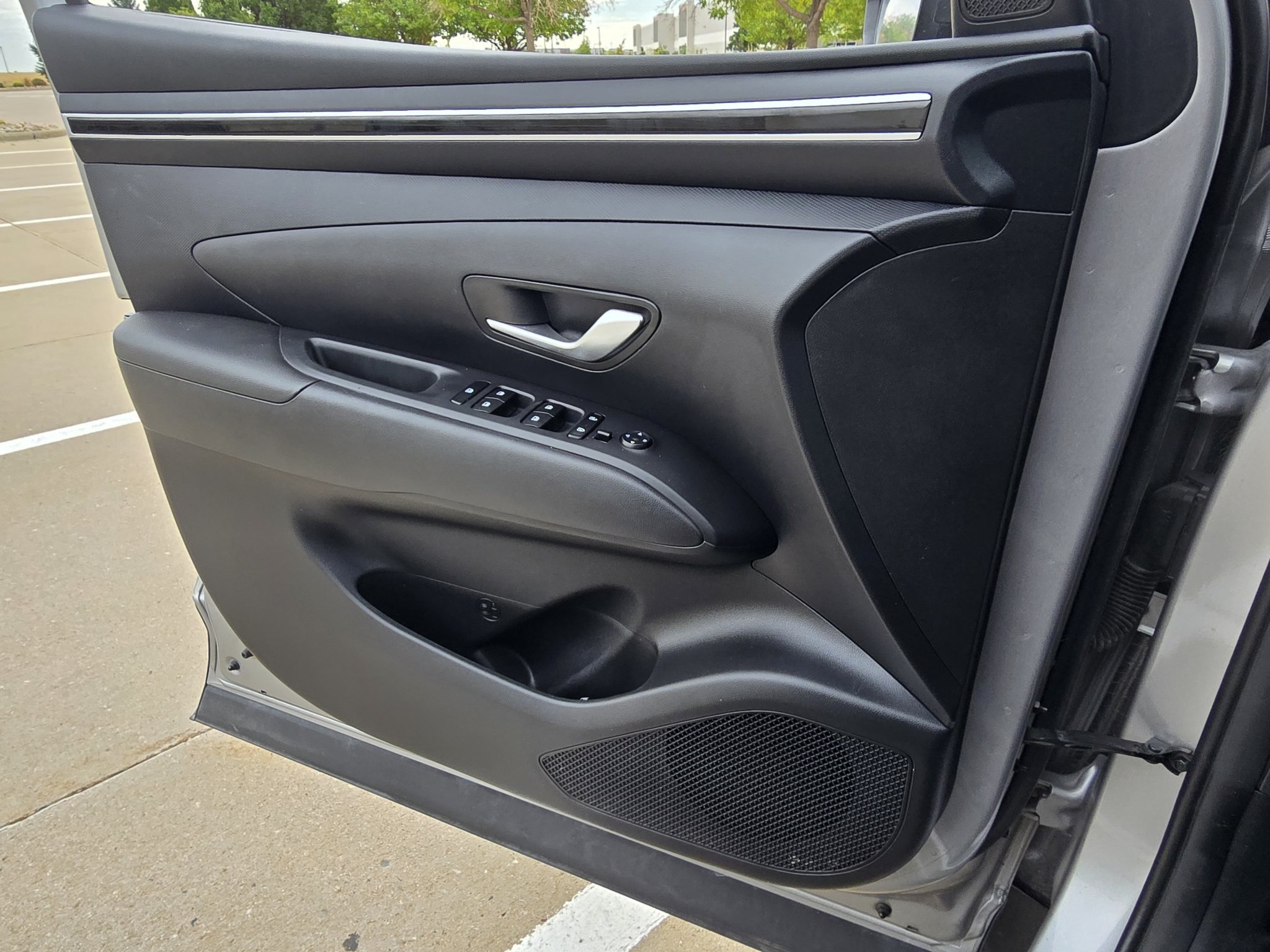 Used 2023 Shimmering Silver Hyundai Blue image 17