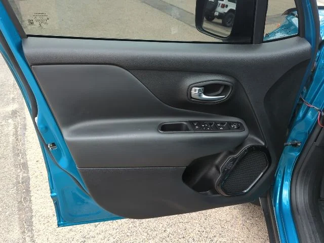 Used 2022 Teal Jeep Altitude image 17