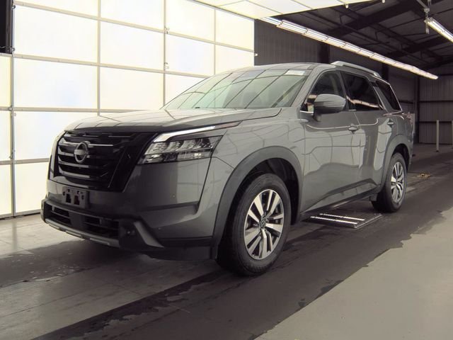 2023 Nissan Pathfinder SL 2WD's photo