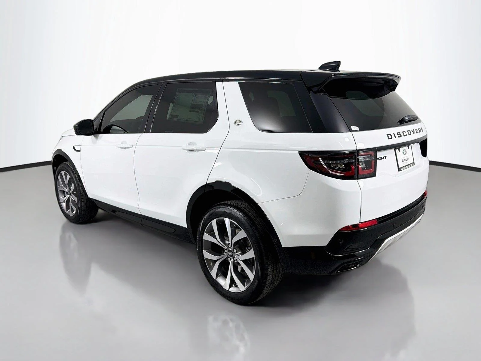 New 2026 Fuji White Land Rover Landmark Edition image 7