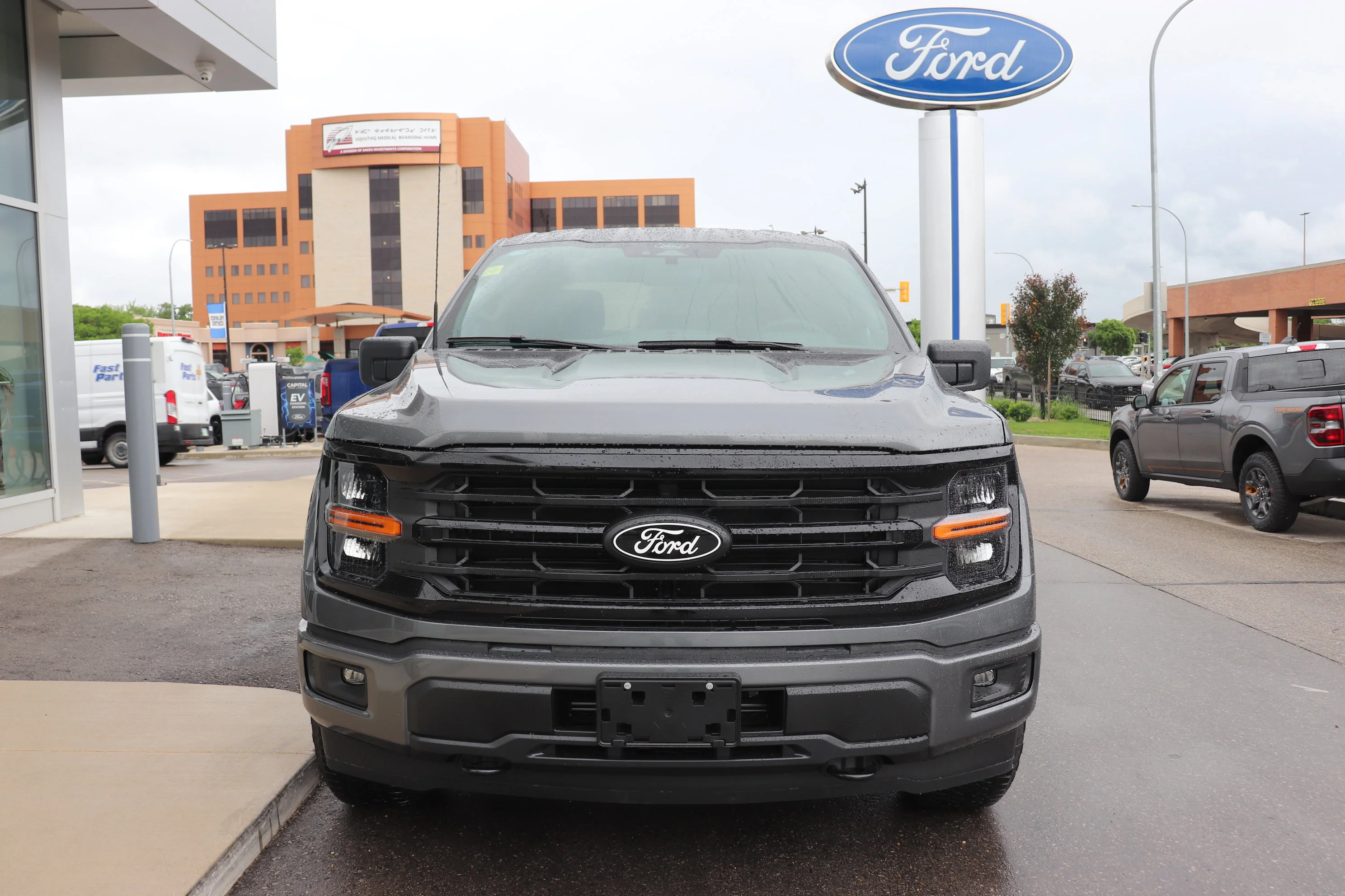New 2026 CARBONIZED GREY METALLIC Ford XLT image 2