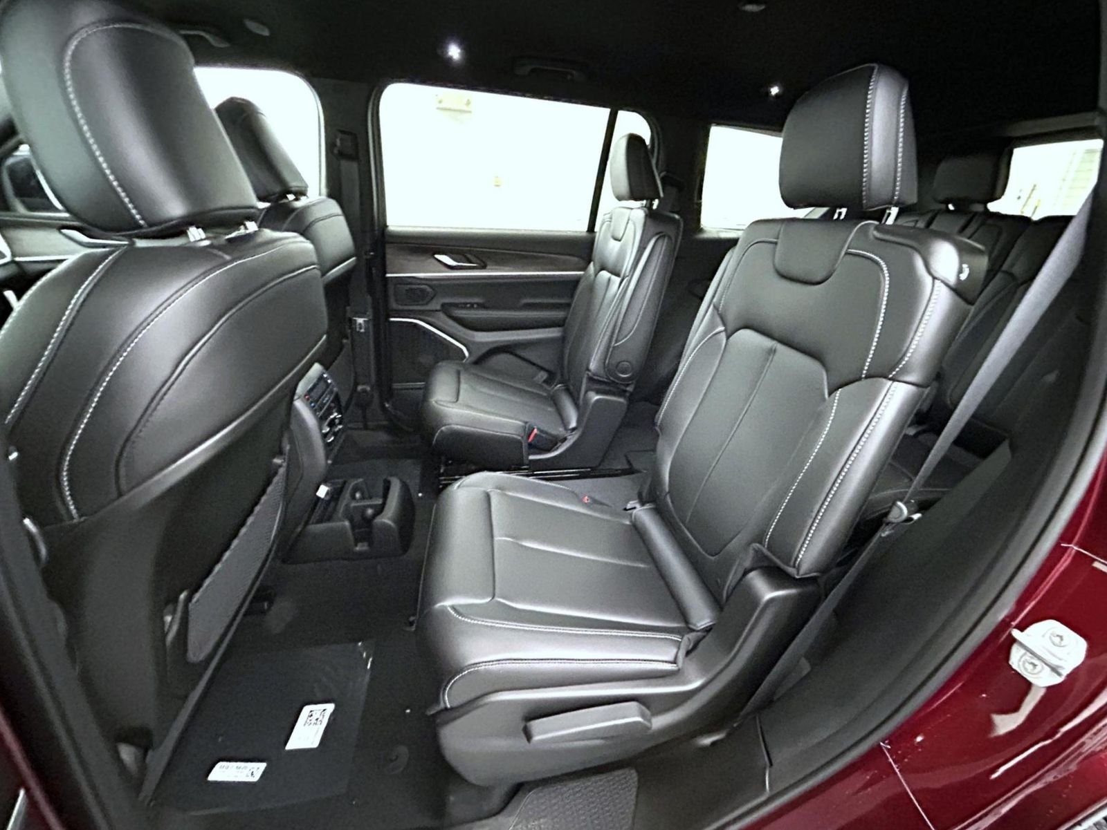 New 2026 Velvet Red Pearl-Coat Exterior Paint Jeep Limited image 21