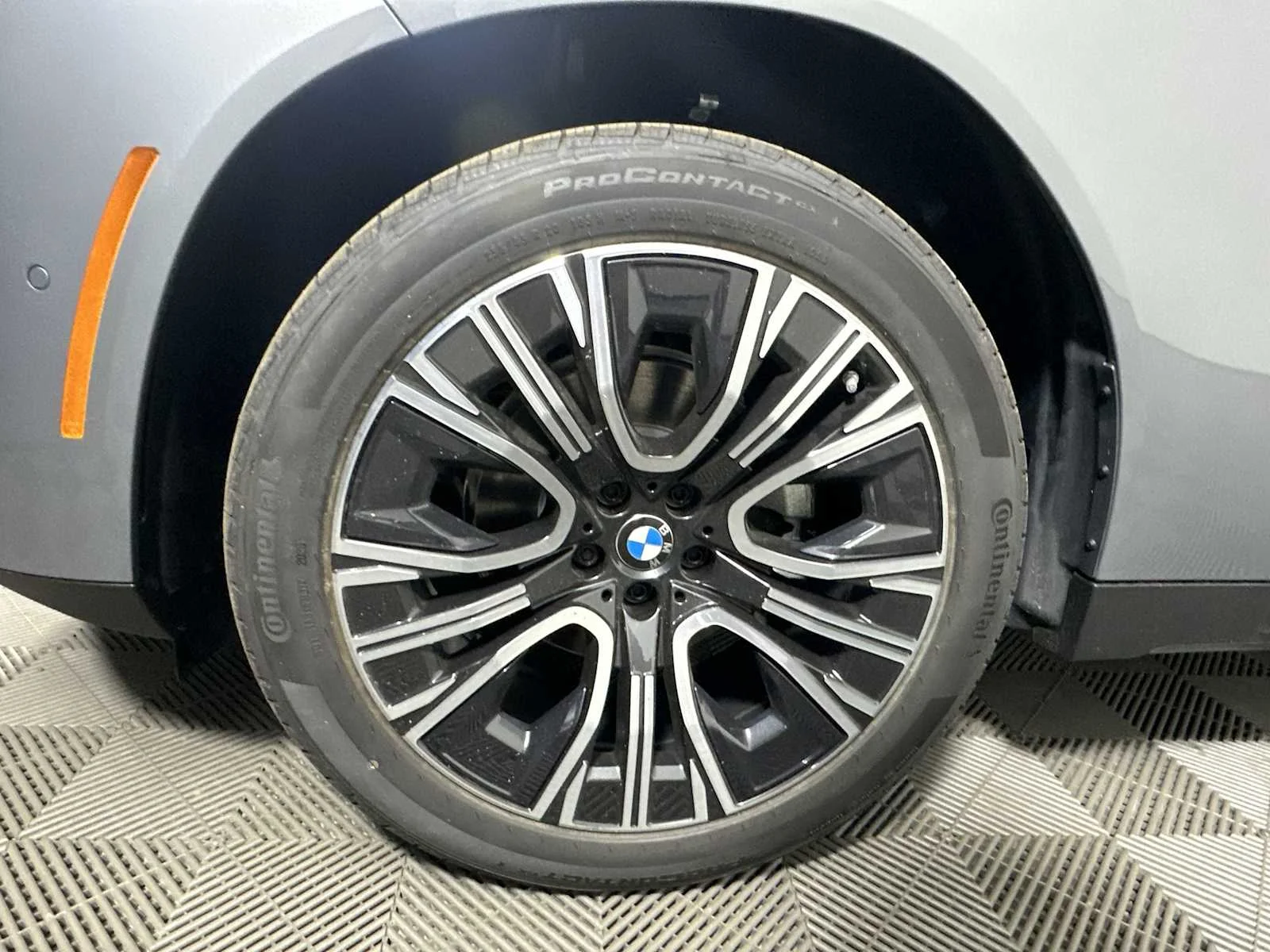 2025 BMW X3 30 - Photo 8